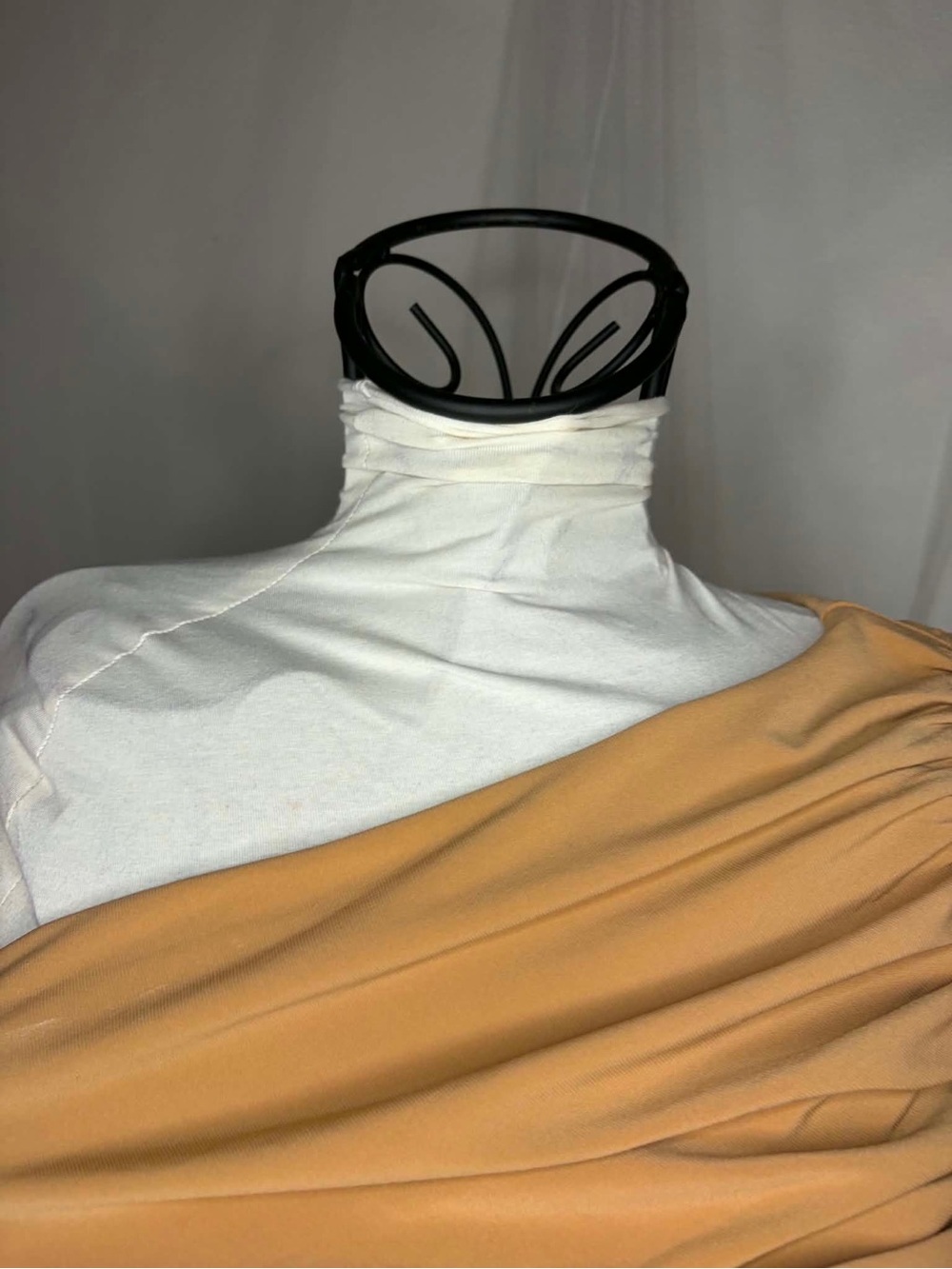 Express One-Shoulder Ruched Bodycon TOP -Tan - Picture 4 of 5